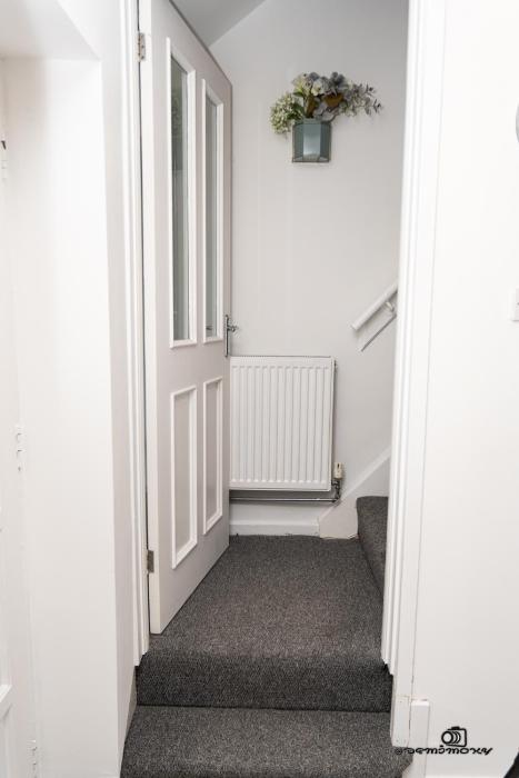 7 guests 3 bedrooms parking pet friendly