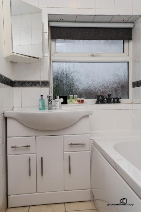 7 guests 3 bedrooms parking pet friendly