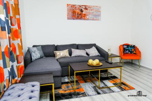 7 guests 3 bedrooms parking pet friendly