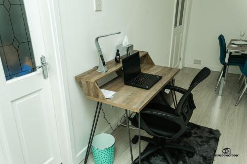 7 guests 3 bedrooms parking pet friendly