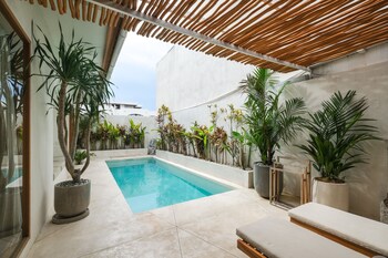 Flow Villa Bingin,,4 star