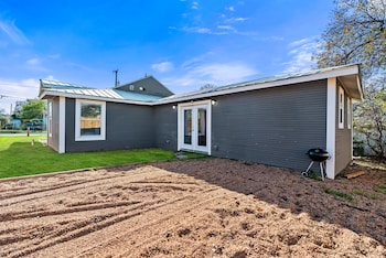 step into comfort in this 3br 2ba downtown retreat