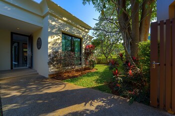3bed bali style villa close to beach pr6