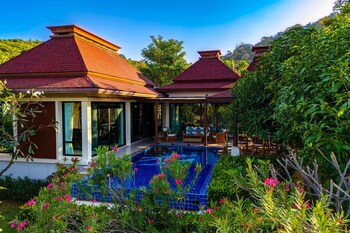 3bed bali style villa close to beach pr6