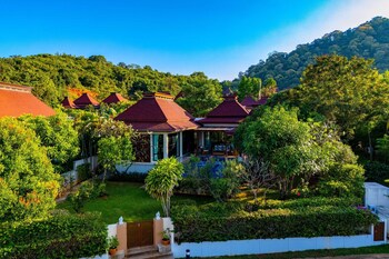 3bed bali style villa close to beach pr6