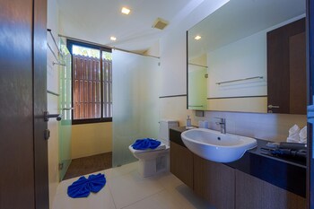 3bed bali style villa close to beach pr6