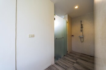 3bed bali style villa close to beach pr6