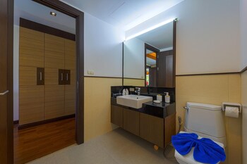 3bed bali style villa close to beach pr6