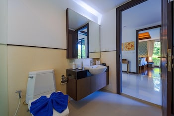 3bed bali style villa close to beach pr6