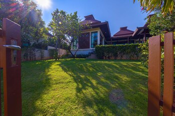 3bed bali style villa close to beach pr6