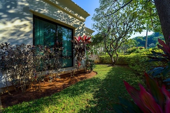 3bed bali style villa close to beach pr6