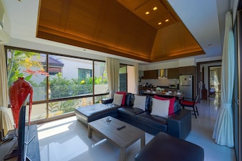 3bed bali style villa close to beach pr6