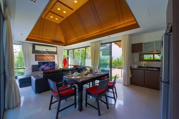 3bed bali style villa close to beach pr6