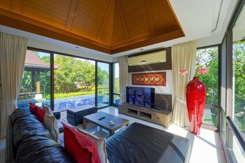 3bed bali style villa close to beach pr6