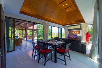 3bed bali style villa close to beach pr6