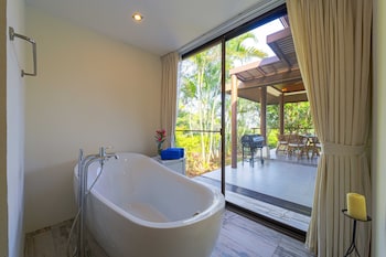 3bed bali style villa close to beach pr6