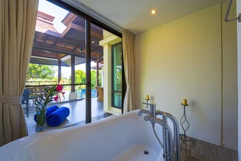 3bed bali style villa close to beach pr6