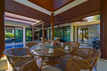 3bed bali style villa close to beach pr6