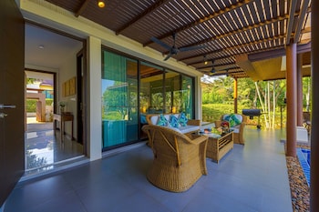 3bed bali style villa close to beach pr6