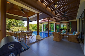 3bed bali style villa close to beach pr6