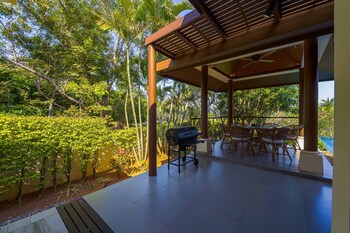 3bed bali style villa close to beach pr6