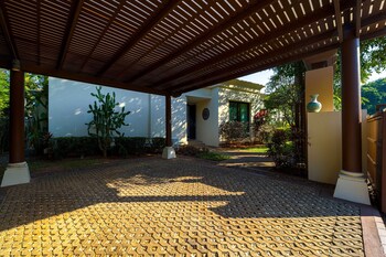3bed bali style villa close to beach pr6