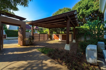 3bed bali style villa close to beach pr6