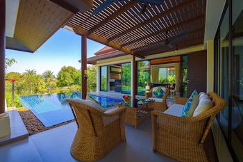 3bed bali style villa close to beach pr6