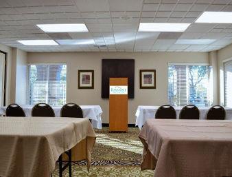 baymont by wyndham tampa near busch gardens