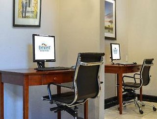 baymont by wyndham tampa near busch gardens