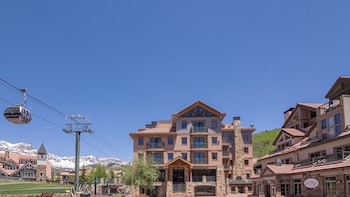 Blue Mesa Lodge 32A By Avantstay Located In The Heart Of Mountain Village W/ Prime Skiing Access,,3 star