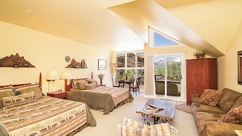 Blue Mesa Lodge 32A By Avantstay Located In The Heart Of Mountain Village W/ Prime Skiing Access,,3 star