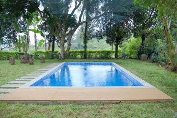 Villa Chavaminerva Hanni Ciater With Pool,,3 star