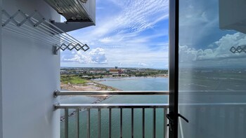 spacious 2br at delft ciputra makassar apartment