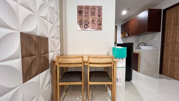 Spacious 2Br At Delft Ciputra Makassar Apartment,,3 star