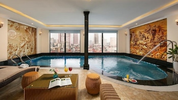Luxe Paradise Suites Hotel Dich Vong Hau,,4 star