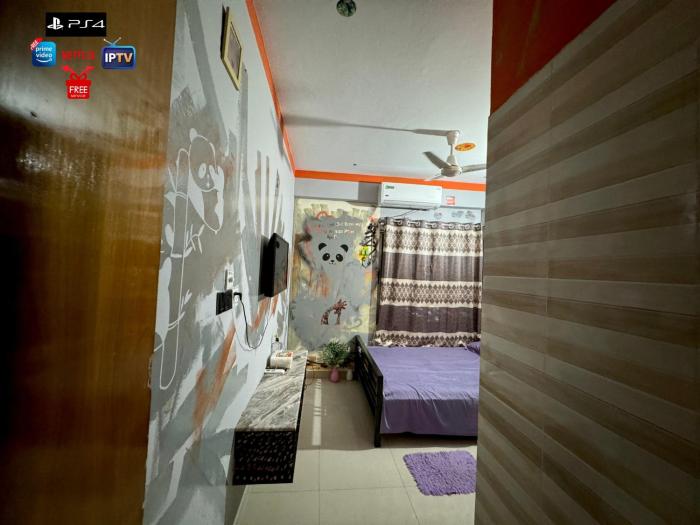 hostel by zoo family