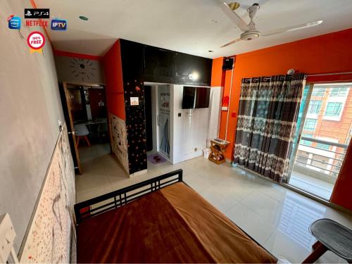 hostel by zoo family
