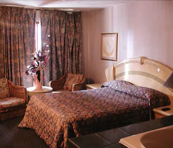 rainbow motor inn by the falls