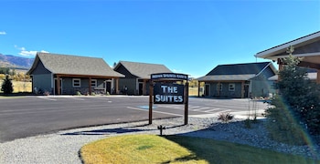 the suites at indian springs montana