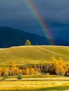 the suites at indian springs montana