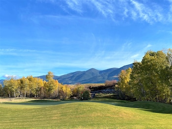 the suites at indian springs montana