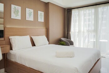 Comfort And Cozy Studio At Casa De Parco Apartment,,2 star