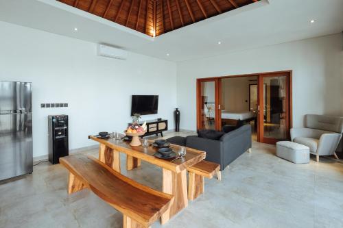 villa clove cemagi
