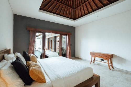 villa clove cemagi