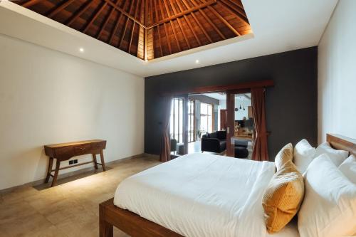 villa clove cemagi