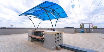 Lux Suites Cavendish Studio Apartments,,3 star