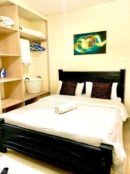 Lux Suites Cavendish Studio Apartments,,3 star