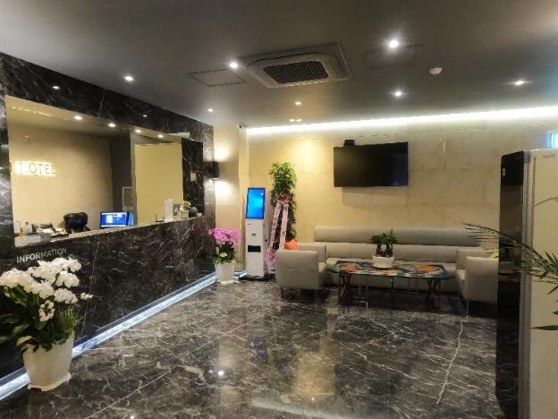 hotel millennium