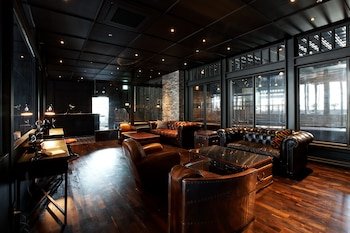 lee design hotel